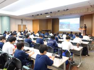 横須賀市立岩戸中学校1年生 YRP見学会