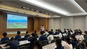 2025年7月7日 横須賀市立岩戸中学校1年生 YRP見学会